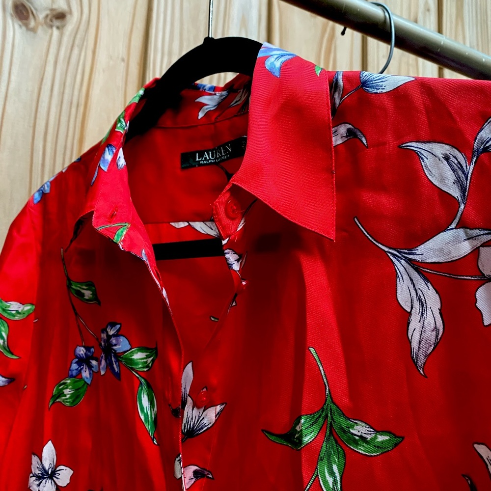 Beautiful Ralph Lauren Blouse 🌺